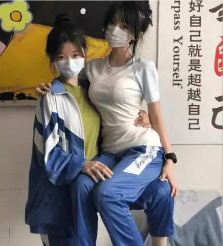 弟弟班上的女同学刚上中学,成熟的很早,每天吃什么营养早餐呀!