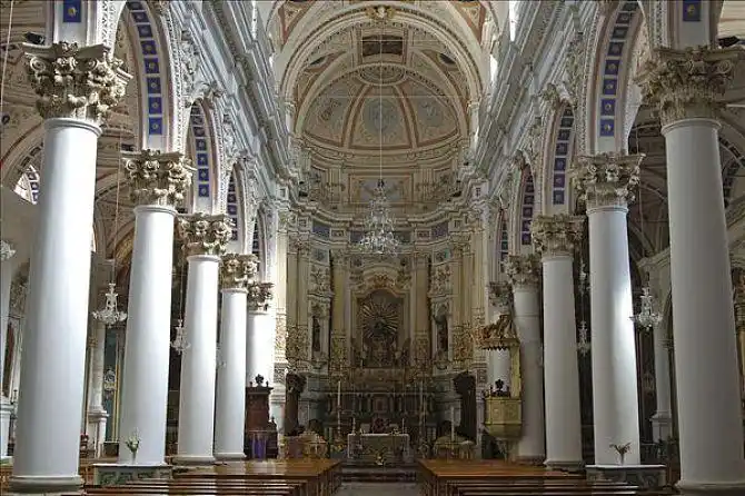 教堂中殿_全景网