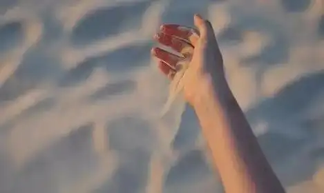 有些人,宁可放手,不要做无谓的挽留!