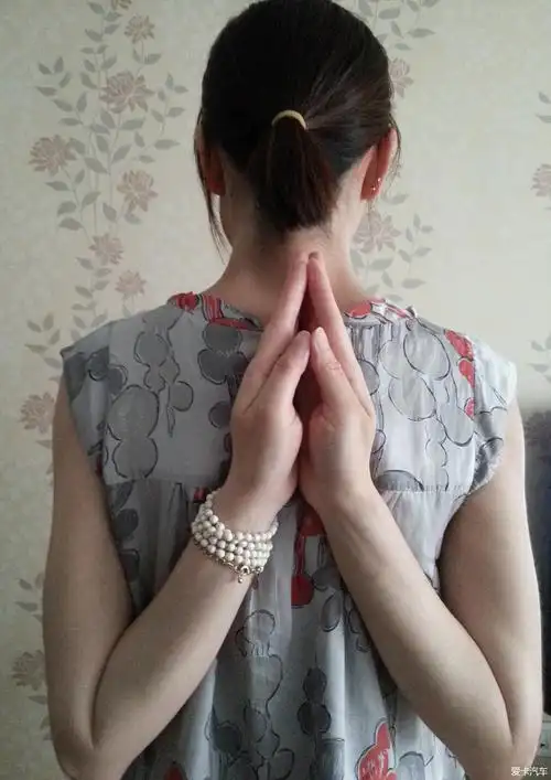 关于反手合十的秘密