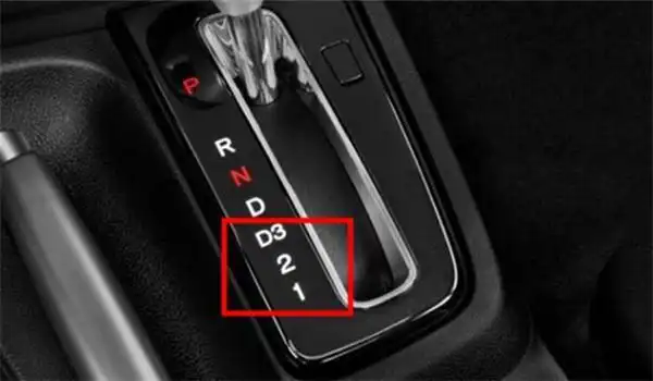 开车上坡挂几档合适?