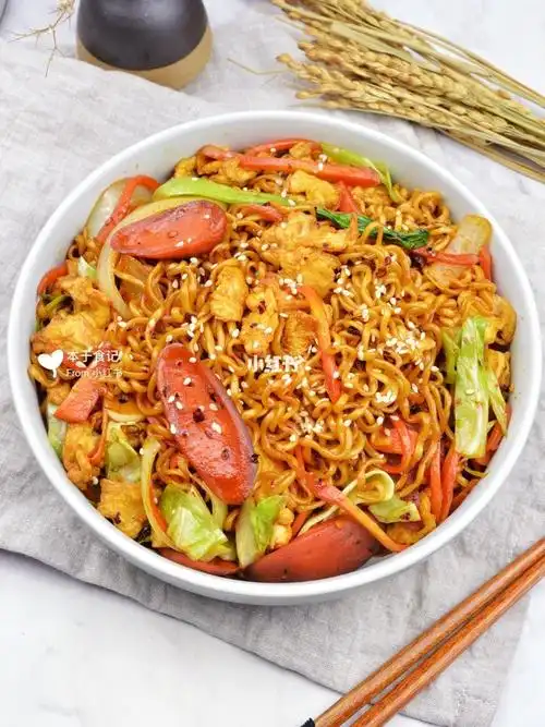 超级简单_方便面_火腿肠_香油_泡面_夜宵_快手菜_吃货_面包_美食_食谱