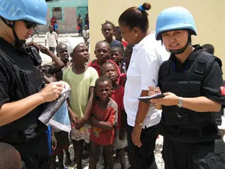 维和警察和志虹 海地曾经是个风景宜人的旅游胜地,它南临加勒比海,北