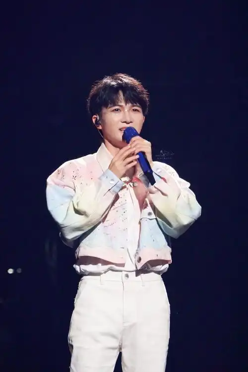 周深深深感谢你9周年演唱会##周深北京演唱会##周深 现场lie