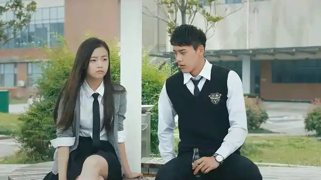 同学两亿岁08:宣墨去帮忙挑礼物,却没想到事情这么多