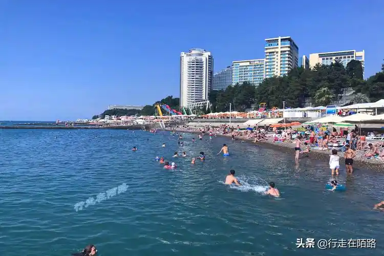 索契冬奥会从消暑胜地到冰雪赛场(俄罗斯索契:夏天跟海南一样闷热