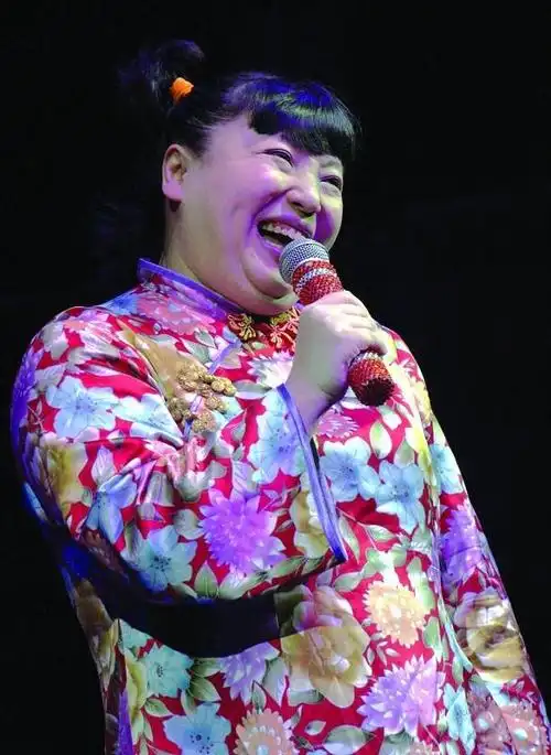 娱乐圈5大女胖子:第一位令人敬佩,第6位被调侃像一座"肉山"