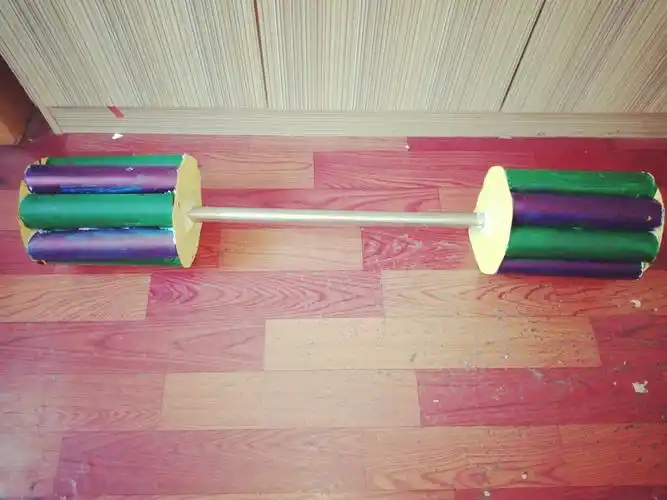 "玩出名堂"---昌吉市第一小学体育课程实践云课堂(自制体育器材杠铃)