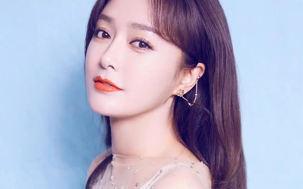 秦岚仙气十足写真桌面壁纸,温柔甜美的小仙女,朦胧美感脱颖而出,完美