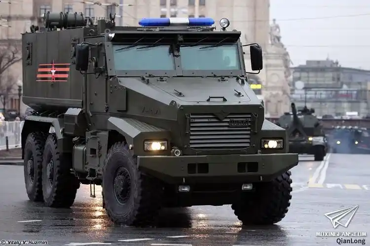 rpgmodel35008135俄罗斯乌拉尔63095台风u防雷装甲车开盒评测