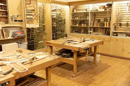 木匠工作室工具间图片