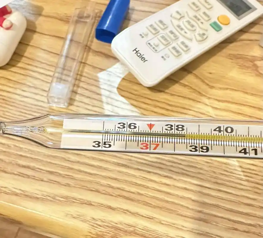 求解答 没有不舒服 为什么体温还是38度 我昨天发烧的,头晕身上痛