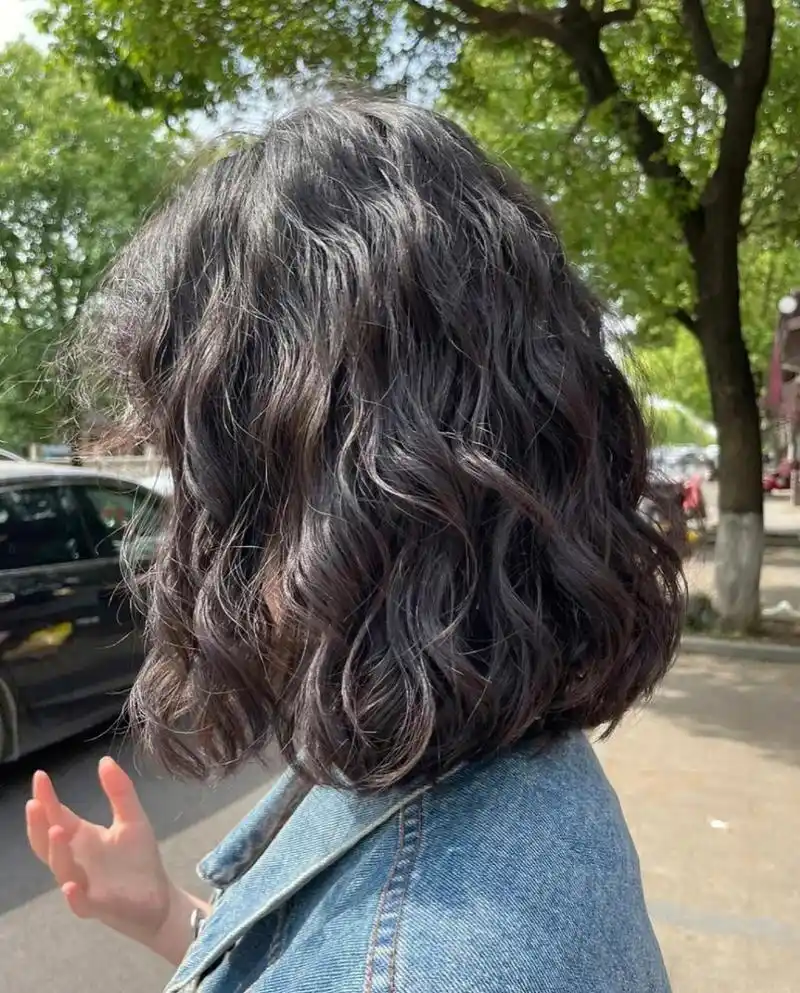 齐肩法式羊毛卷烫出来太好看了,后悔没早烫.