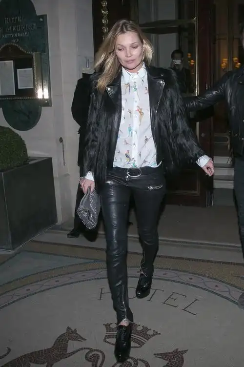 katemossalookbackatapersonalstyleiconfortheages