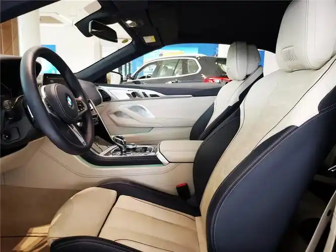 宝马840i敞篷轿跑版磨砂石青象牙白暗夜蓝现车优惠22万