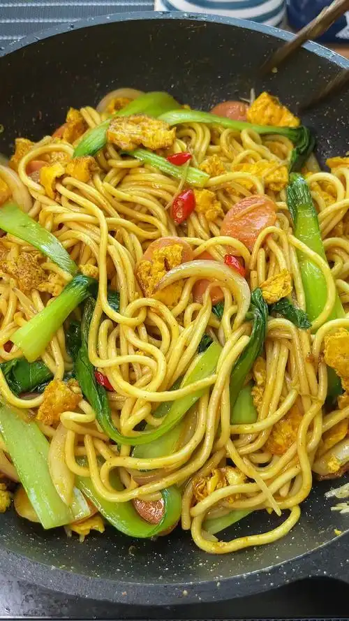 小盆友爱吃的咖喱炒面!