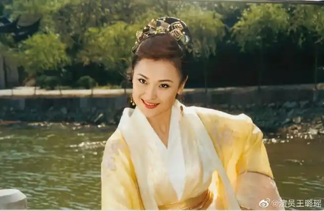 天龙八部王夫人微博提示:出入曼陀山庄,请扫码登记.#王璐瑶