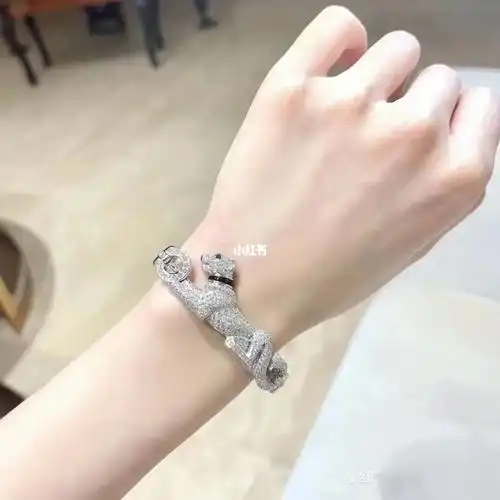 cartier卡地亚白金满钻豹子手链 极品超富贵