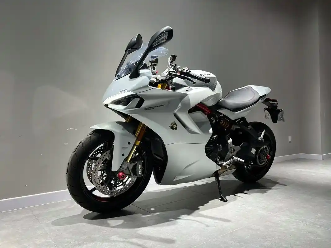 杜卡迪superssports星耀白