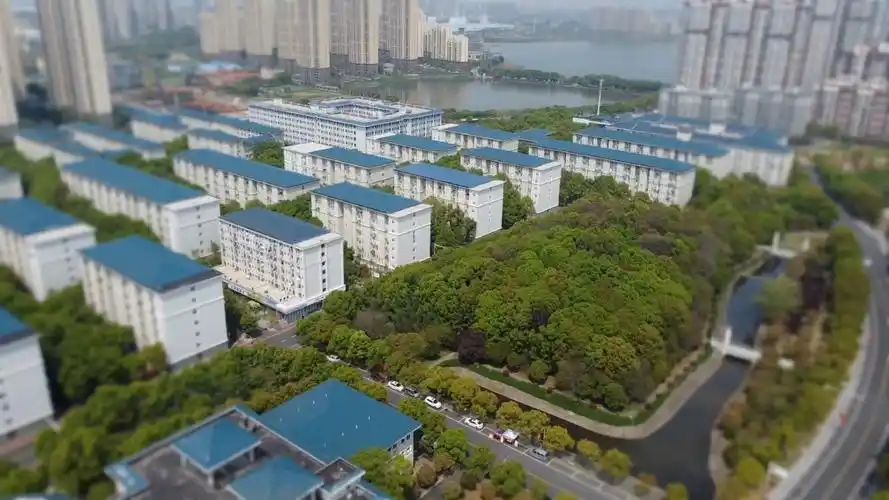 最美校园-武汉东湖学院