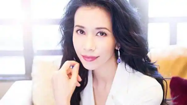 吃"回头草"的明星,有人2度当张若昀后妈,有人用女友钱养前妻