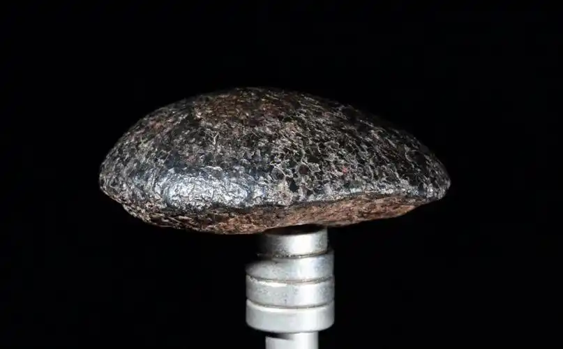 定向陨石 万中无一 况且陨石也很稀有,造型就是价值#陨石  #文玩