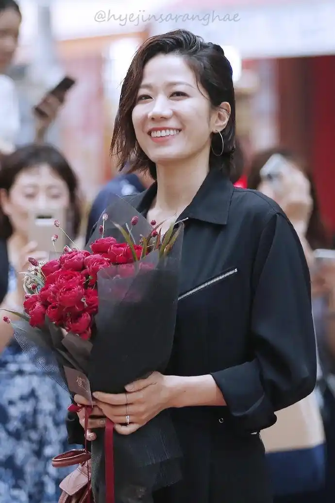 全慧珍| 190718#请输入关键词 www#终映宴饭拍你眼中阴暗交杂 一笑生