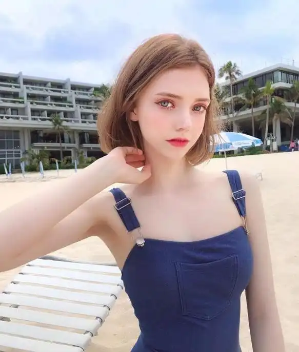 俄罗斯"最美学妹"!这个女孩凭一张"亚洲娃娃脸"圈粉无数