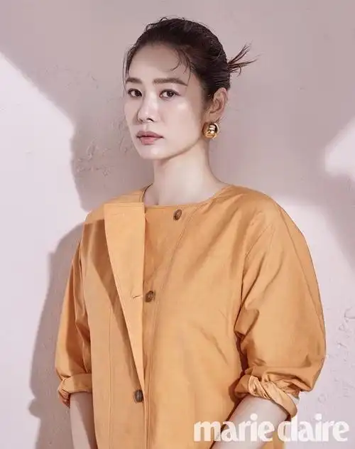 韩国女艺人金贤珠最新时装杂志写真曝光