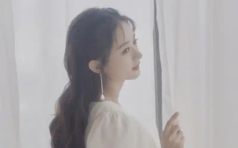 赵丽颖白纱裙优雅高清桌面壁纸_大陆明星_壁纸下载_美桌网