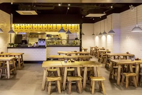 昆明小型餐饮店该如何装修管理生意才好?