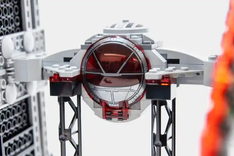 黑红小匕首乐高星球大战75272西斯tie战机