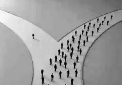 一个人的战争(看图写诗)_第1张图片