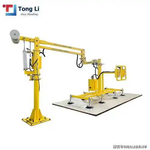 吸盘助力机械手辅助工人搬运热水器内胆板材