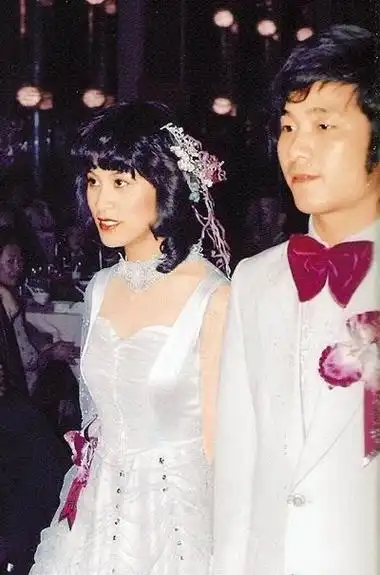 59岁天后龙千玉40年卖9房赚千万,一生坎坷,生日当晚女儿离世