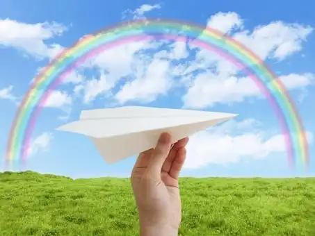 照片素材(图片): 空 纸飞行机 夏天 彩虹 纸