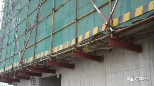 图4-1 附着式型钢悬挑脚手架