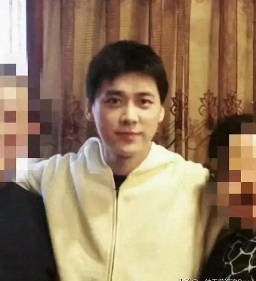 李易峰面容苍老承认不可能复出成为普通人丹东大街走路无人识