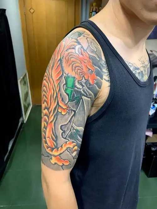 日式老传统 #老虎纹身 #花臂 #半甲 #上山虎纹身 #这家店回头客超