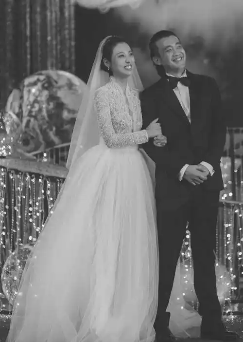 演过新还珠,芳华,老公是《最好的我们》导演_周放_柳红_谭松韵