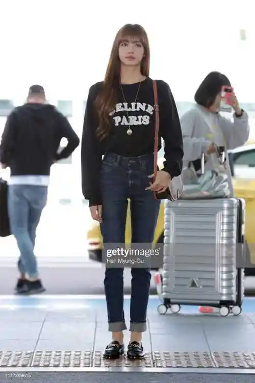 有没有关于lisa身材的好看的照片?