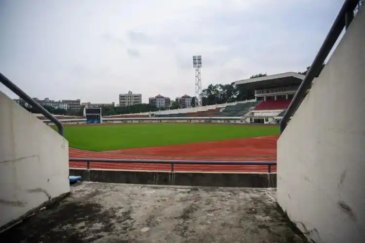 花都区体育中心体育场