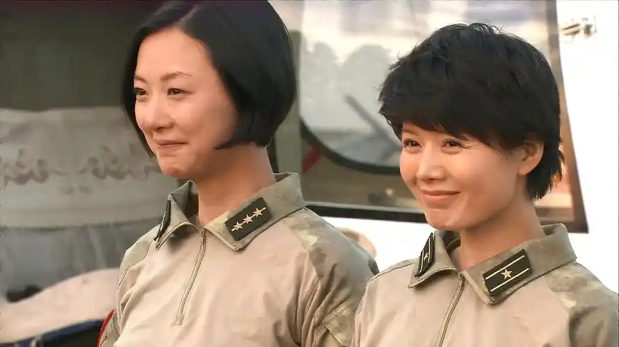 火凤凰:经过一番调解,何璐终于振作起来,大家有难一起来扛-影视综视频