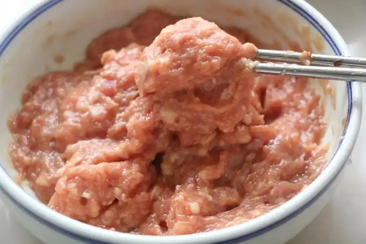 馄饨馅怎么调才好吃(馄饨馅子怎么调又嫩又好吃教程)_壹元网