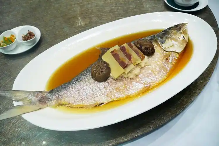 酒香蒸鲥鱼