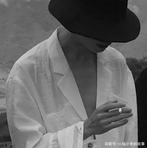 黑色系男生头像