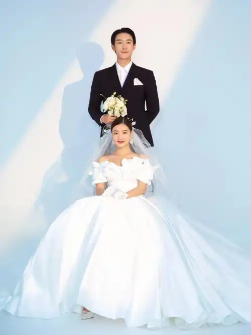 说起2021必拍的室内婚纱照风格光影必须站c位787878-78以柔和