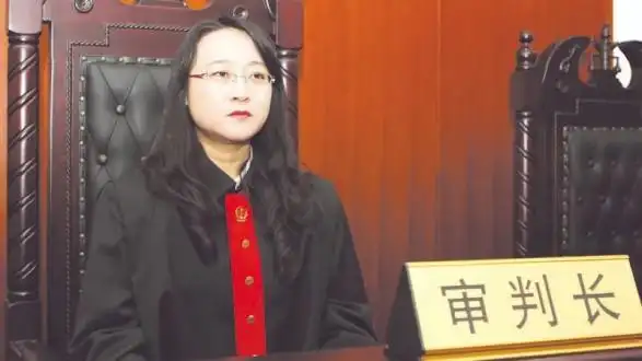 典型事迹展播丨李蕊判决书的字里行间倾注了她坚守的公平正义