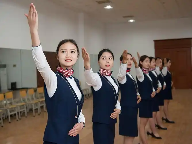 石家庄空乘专业学生训练忙