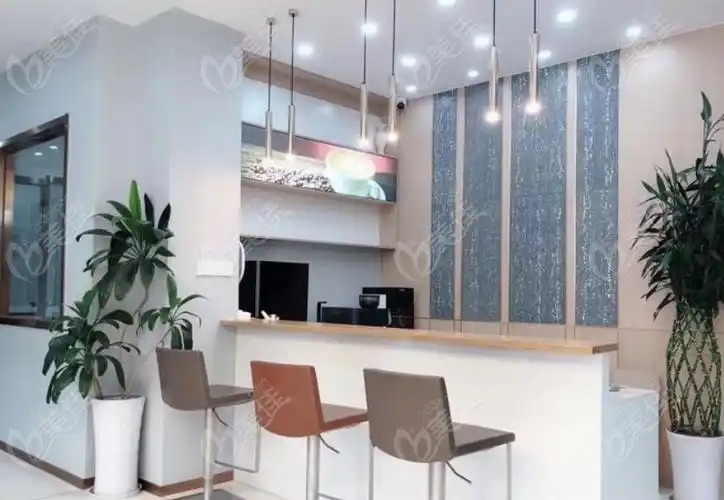 无锡品冠口腔吧台区域